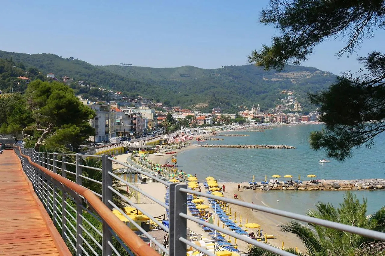 Bilo Lungomare 80Mt From Sea Apartment Albenga 0*,