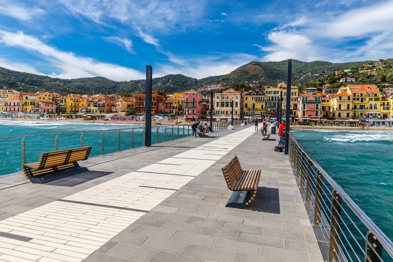 Bilo Lungomare 80Mt From Sea Apartment Albenga