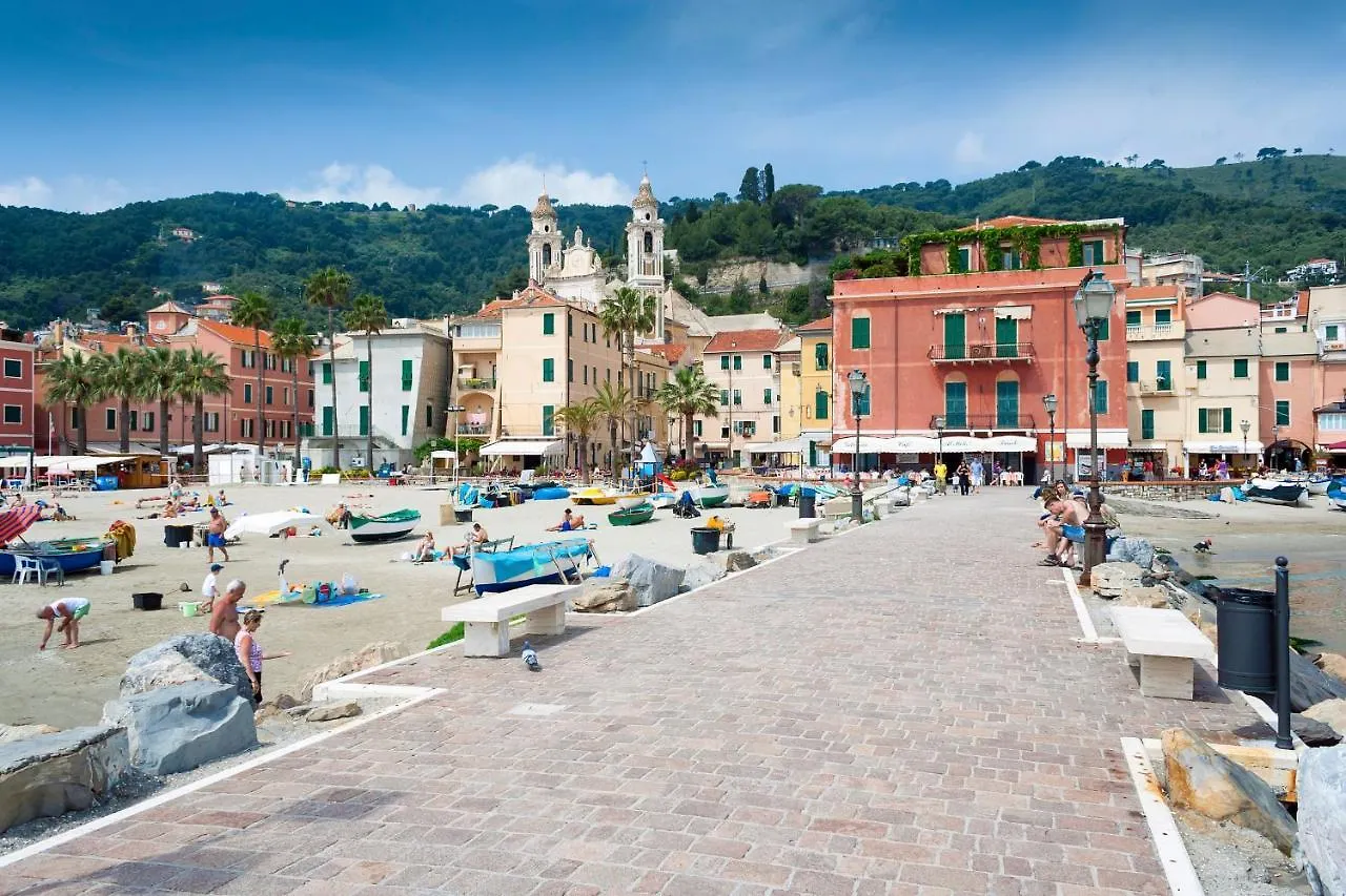Bilo Lungomare 80Mt From Sea Apartment Albenga