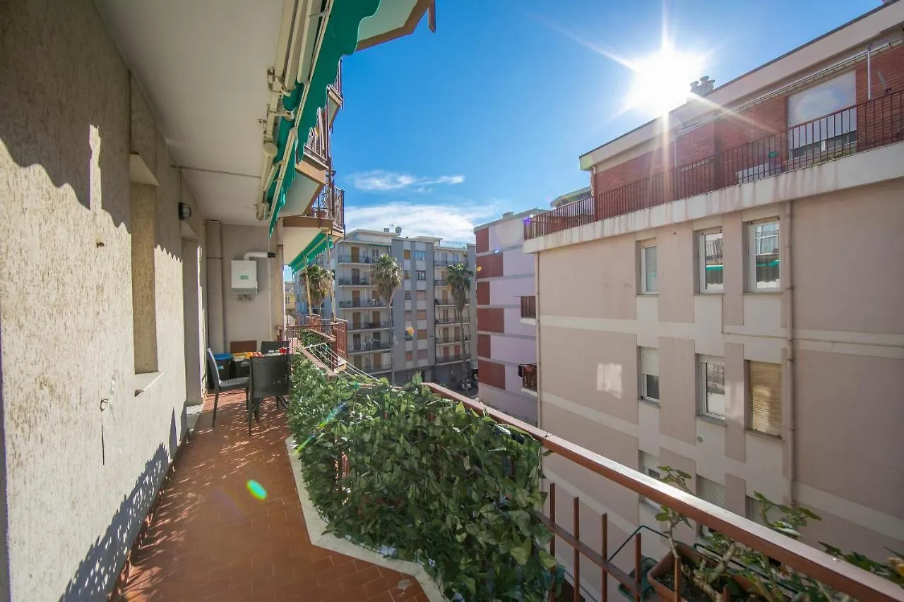 Bilo Lungomare 80Mt From Sea Apartment Albenga