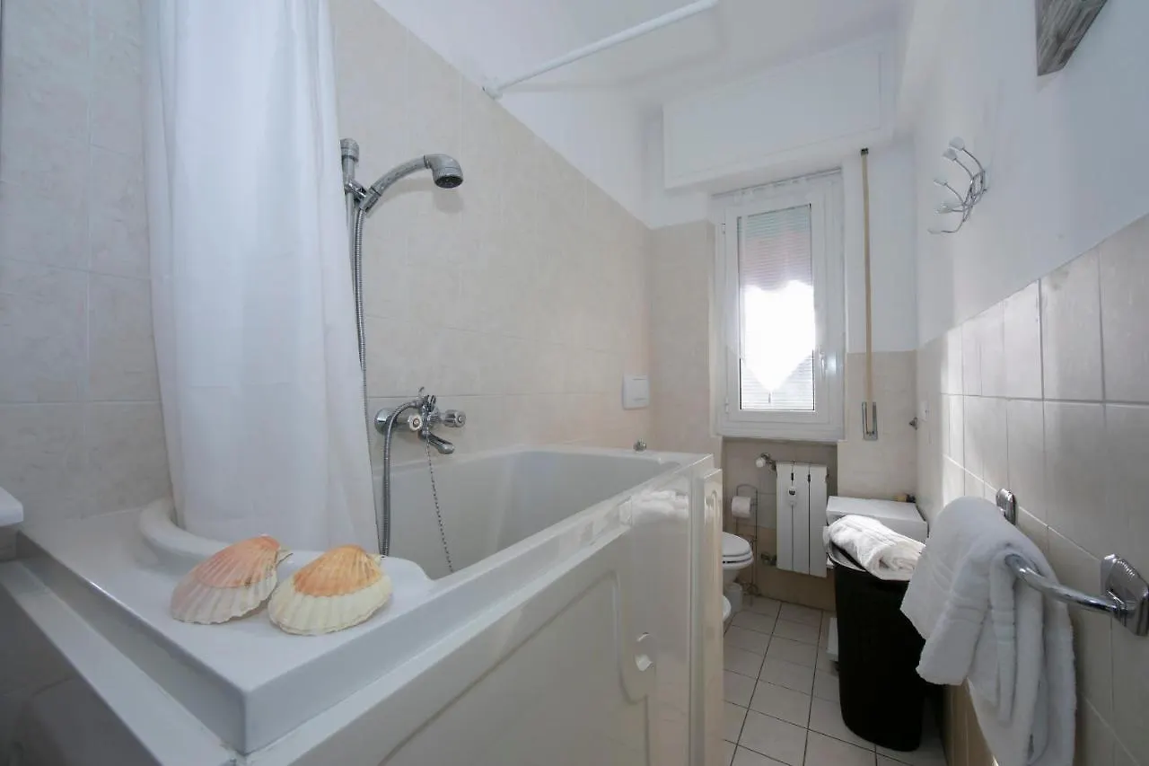 Bilo Lungomare 80Mt From Sea Apartment Albenga