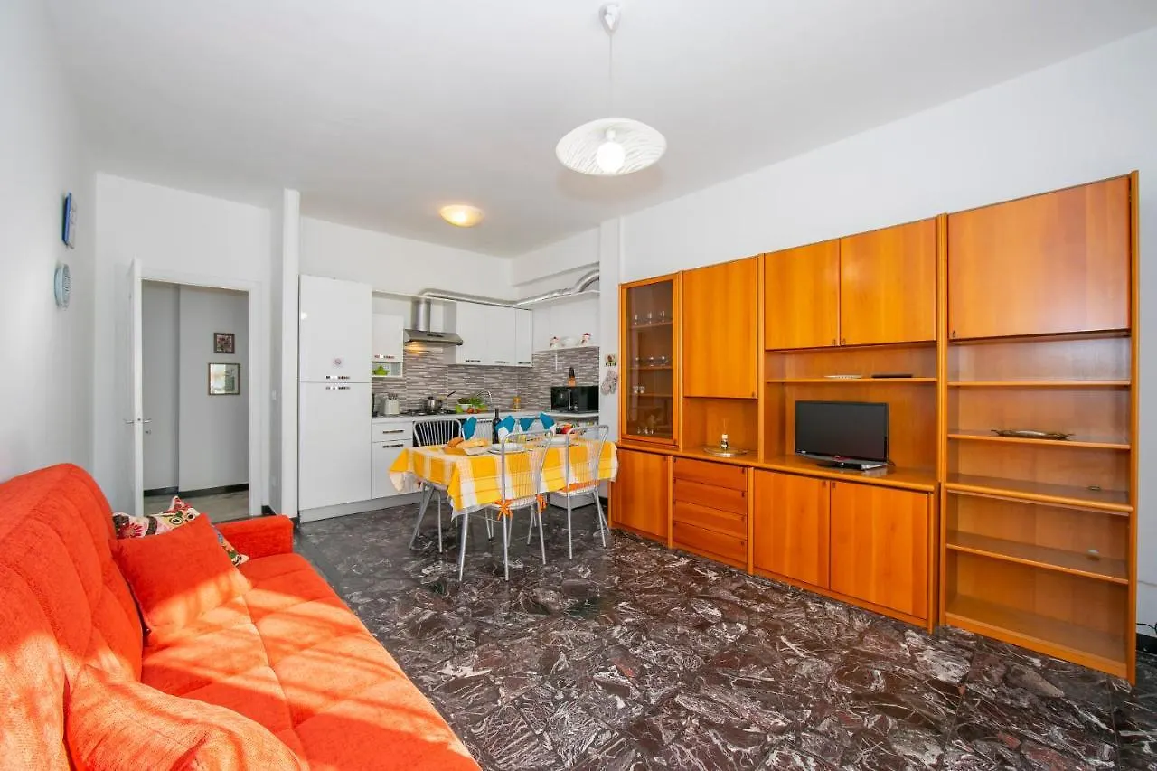 Bilo Lungomare 80Mt From Sea Apartment Albenga