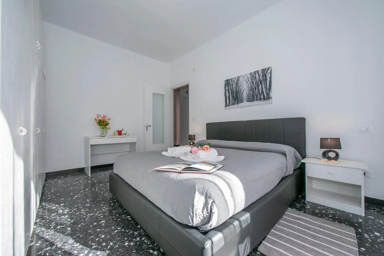 Bilo Lungomare 80Mt From Sea Apartment Albenga